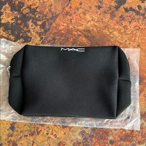 MAC Cosmetics Black Neoprane Cosmetic Pouch Bag Red Lipstick 💄 Toggle on Zipper